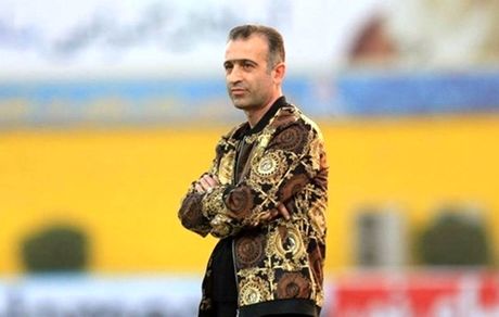 کمالوند: برخی از بازیکنانم هنوز آزادی را ندیده‌اند