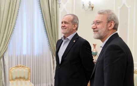 پزشکیان: به آقای لاریجانی توصیه کردم که در اسرع وقت محدودیت اینترنت برطرف شود