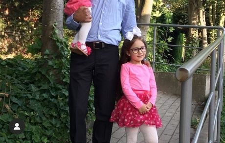 پدر همسر شاهرخ استخری بهمراه دو دخمل نازش + عکس