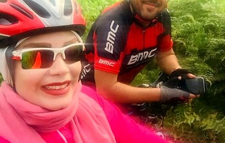 دوچرخه‌سواری صبا راد و همسر جان + عکس