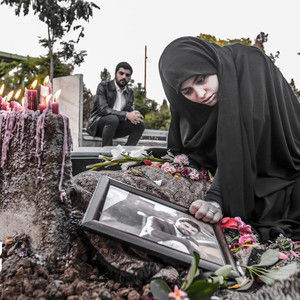 سینا مهراد و ریحانه پارسا در سریال تلویزیونی «پدر»