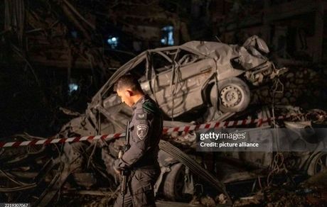 اصابت موشک ایران به یک مرکز استراتژیک/ یک سرباز کشته و ۷۰ نفر زخمی شدند