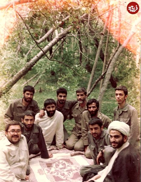 سردار سلیمانی و سرلشکر باقری در یک باغ؛ دهه 60