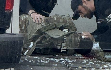 عکسی از عضو گارد ملی که در واشنگتن دی سی مورد اصابت گلوله قرار گرفت