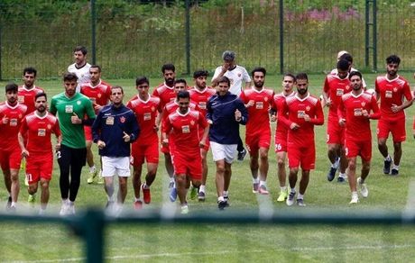 انتقاد محمدخانی از مربی خارجی در پرسپولیس