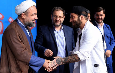 توهین رئیس حزب فلفل دلمه‌ای به مردم، یاسر جبرائیلی مردم ایران را خر خطاب کرد + ویدیو