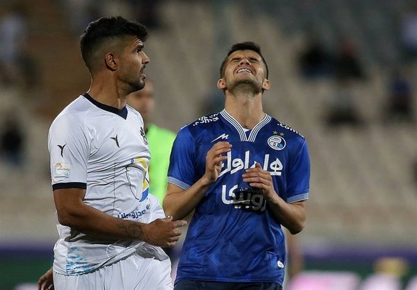 فرصت‌سوزی استقلال ۱۰ نفره مقابل پیکان