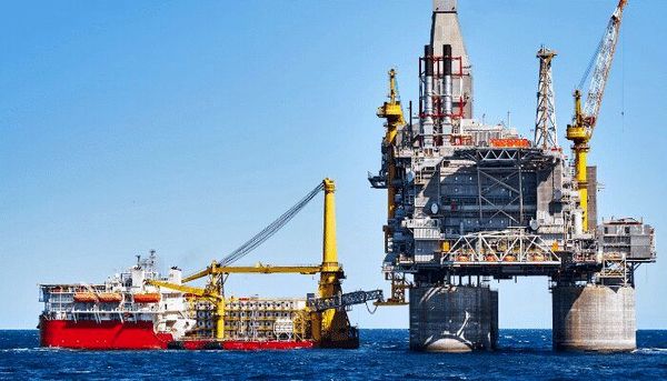 عکسی از بزرگترین دکل نفتی جهان