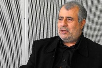 غیر از همین آقای خامنه‌ای و غیر از همین سپاهیان و ارتشیان، کسی برای دفاع و دفع دشمن وجود ندارد