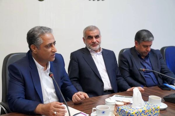 نشست مدیرعامل بانک صنعت و معدن با فعالان اقتصادی و صنعتگران اردبیل