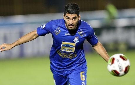 کریمی:  او برگردد بازیکنان استقلال دیگر نیستند