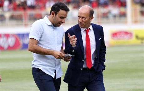 مرد آرژانتینی خلع سلاح در خط حمله پرسپولیس