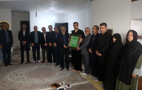 ادای احترام معاون مدیرعامل بانک مسکن به مقام شامخ شهید جودت