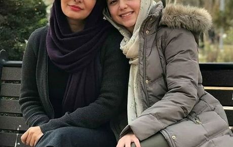 گشت و گذار بازیگران مانکن در یک پارک + عکس