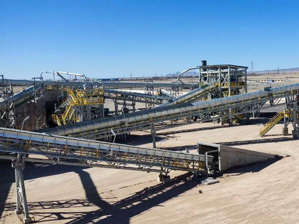 واحد سنگ‌شکن کارخانه آهک خاتون‌آباد راه‌اندازی شد