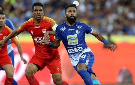 احتمال غیبت هافبک استقلال در بازی با تراکتور