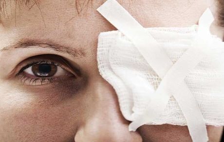 آسیب دیدگان چشمی در حوادث اخیر هرچه سریعتر به مراکز درمانی مراجعه کنند/ شاید خیلی زود، دیر شود