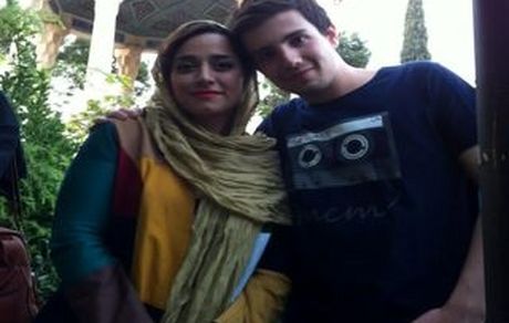 بازیگر لیسانسه ها با همسرش+عکس