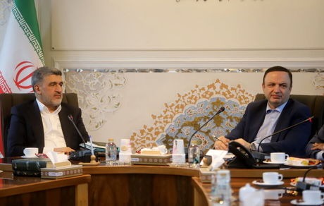 رئیس سازمان بورس و اوراق بهادار: تاکید بر لزوم حاکم شدن یک ساختار حرفه‌ای سهام‌داری در ترکیب بورس بین‌الملل