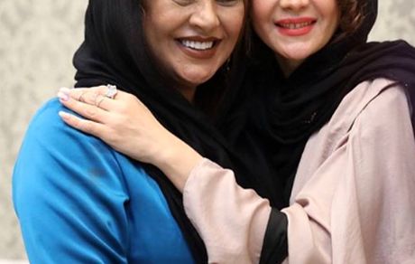 عکس خندان نگین صدق‌گویا با نسرین مقانلو