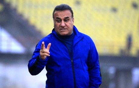 کاظمی :چرا دفاع راست کلاسیک نداشتیم؟