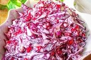 همراه غذا سالاد بخوریم یا نخوریم؟