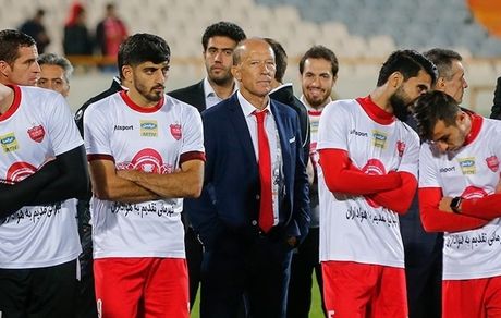 کالدرون در خصوص انتخاب زمین تمرین تصمیم می‌گیرد