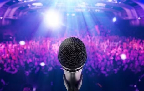 کدام خوانندگان لس آنجلسی درخواست بازگشت به ایران را کردند؟ معین، مارتیک، شهرام شب‌پره، سیاوش شمس، منصور