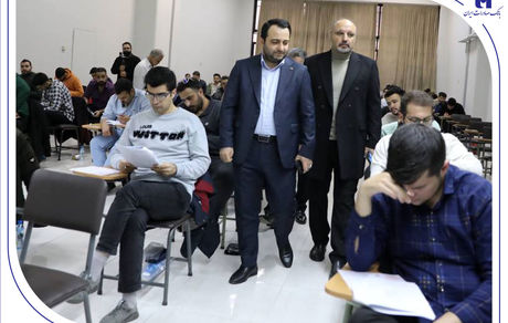 ​مدیرعامل بانک صادرات ایران از روند برگزاری آزمون استخدامی این بانک بازدید کرد