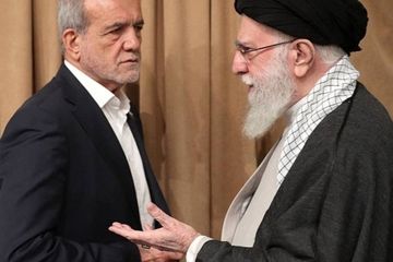 رهبر انقلاب و پزشکیان در یک قاب