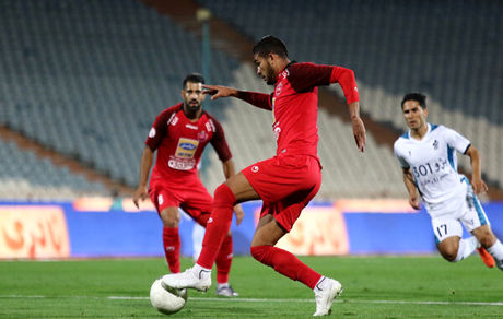  یک بازیکن  از پرسپولیس باید کنار گذاشته شود