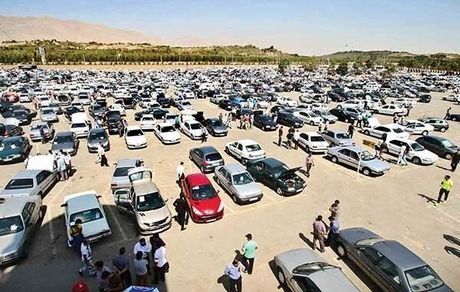 قیمت خودرو کاهش یافت