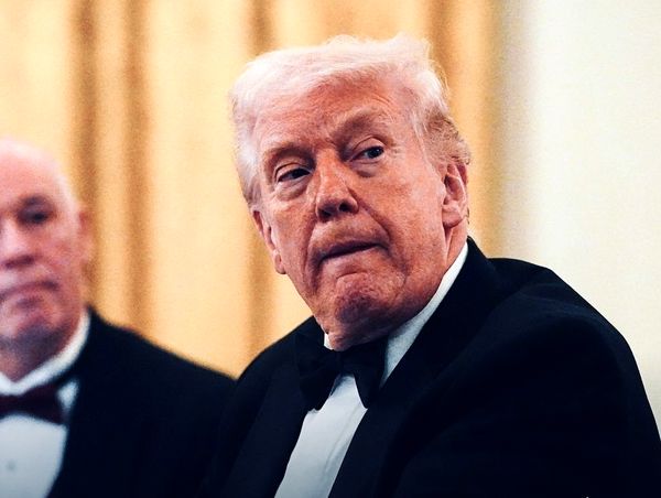 یک روز بعد از پایان مذاکرات: به دستور ترامپ نیروهای نظامی آمریکا و جنگنده‌های اف۲۲ وارد اسرائیل شدند!