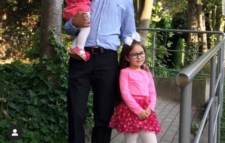  پدر زن جوان شاهرخ استخری همراه با نوه‌هایش +عکس