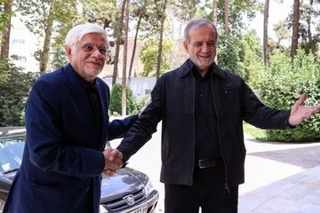 تا من هستم، عارف هم هست