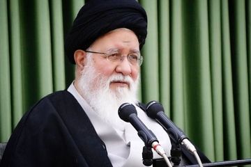 مشهد جای گردشگر نیست جای زائر است؛ گردشگر باید برود مازندران