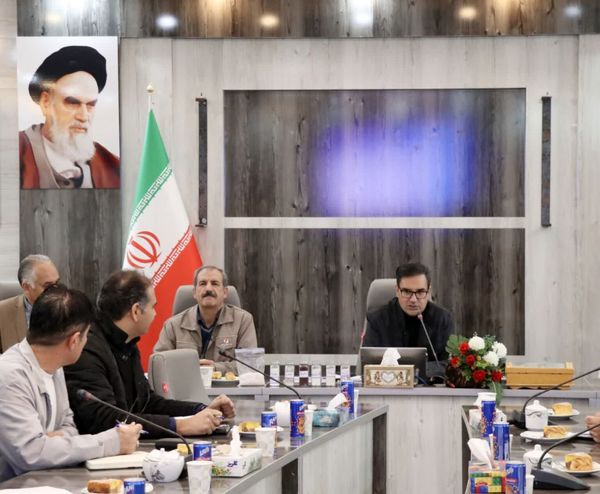 برگزاری جلسه شورای معاونین و مدیران شرکت آلومینای ایران با حضور دکتر بادکوبه