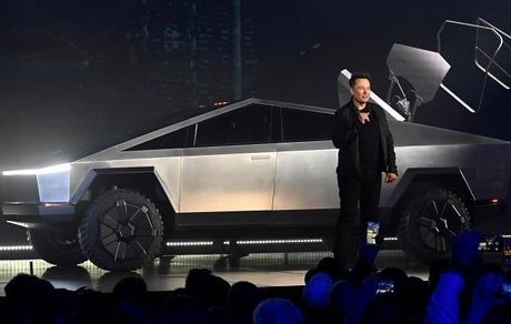 هجوم مردم برای خرید وانت برقی تسلا !