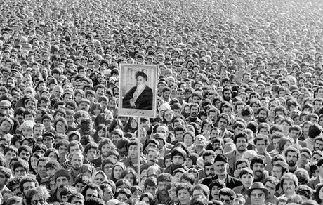 از کیمیای «نقش‌آفرینی» تا بحران «بیگانگی»؛ واکاوی گسست نسلی در آرمان‌های ۵۷