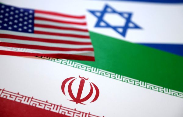 هشدار فرمانده سابق سپاه در مورد جنگ ایران و اسرائیل: همه حواس‌شان را جمع کنند! / آمریکا: حمله بعدی در راه است