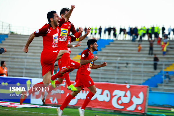نیمفصل پرتلاطم پرسپولیس در سه پرده