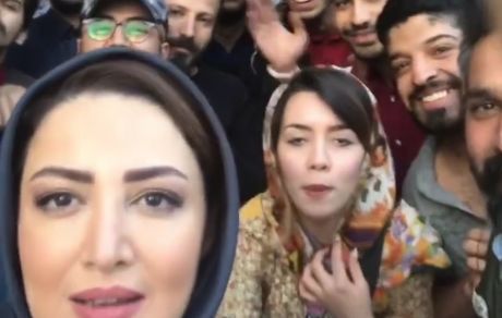 سلفی شیلاخداداد با عوامل سریال مهران مدیری + عکس